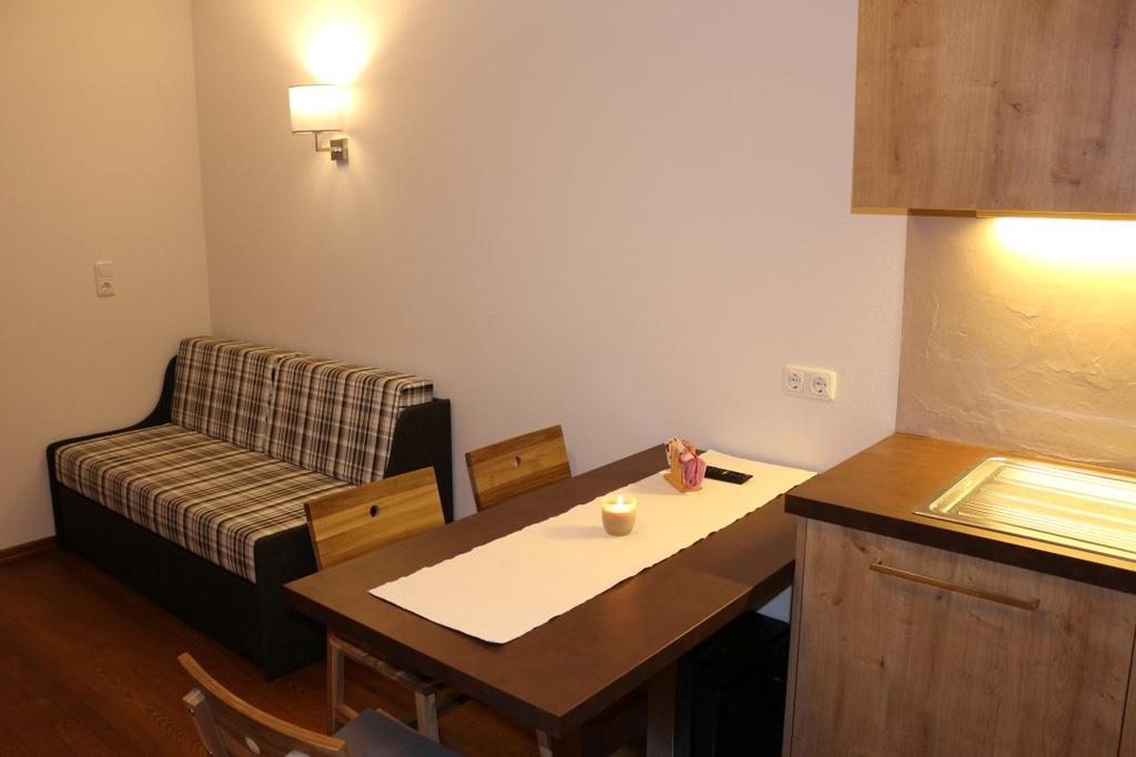 Ferienwohnungen Falch Simone Sankt Anton am Arlberg Kamer foto